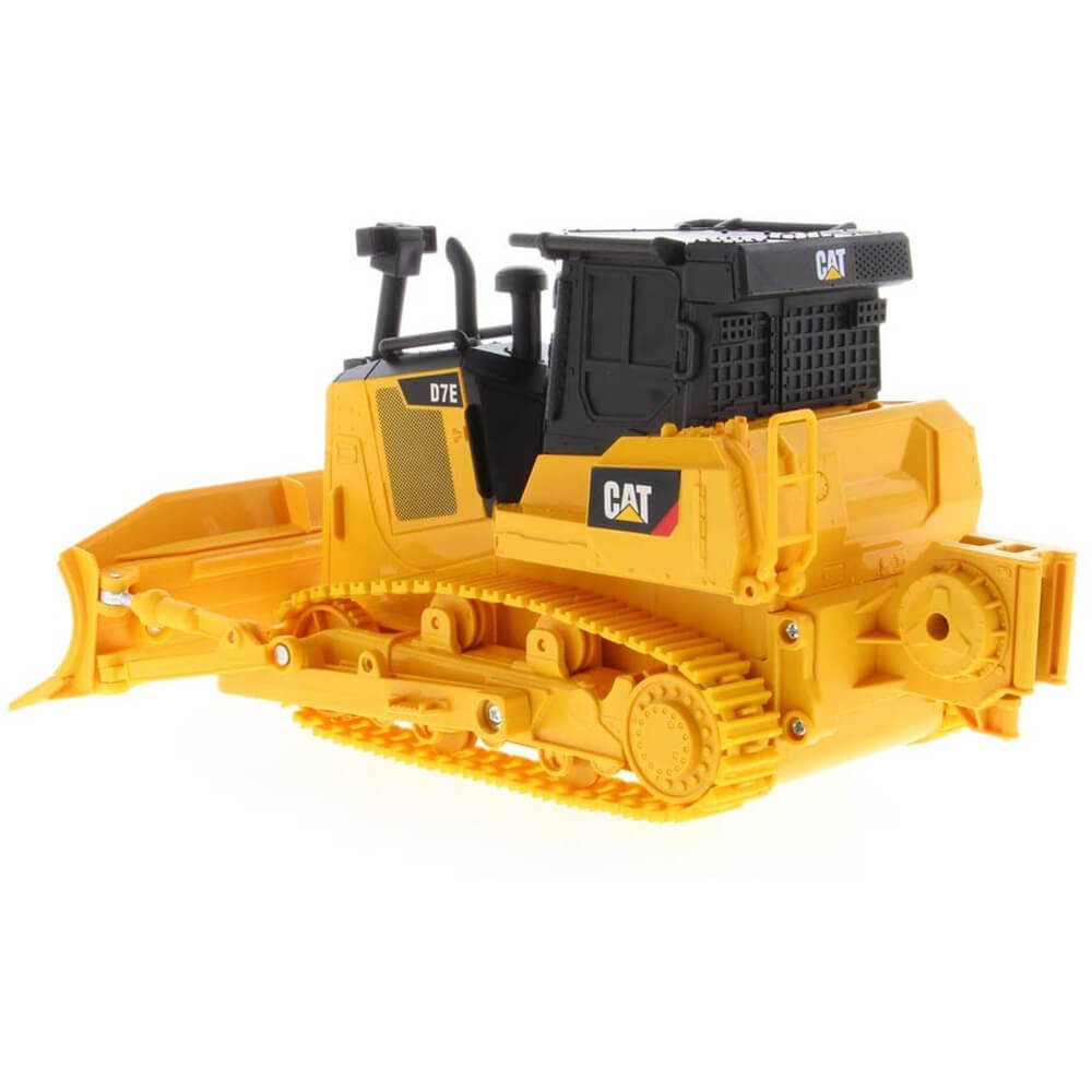 Diecast Masters CAT D7E Track-Type Tractor 1:35 Plastic RC Vehicle