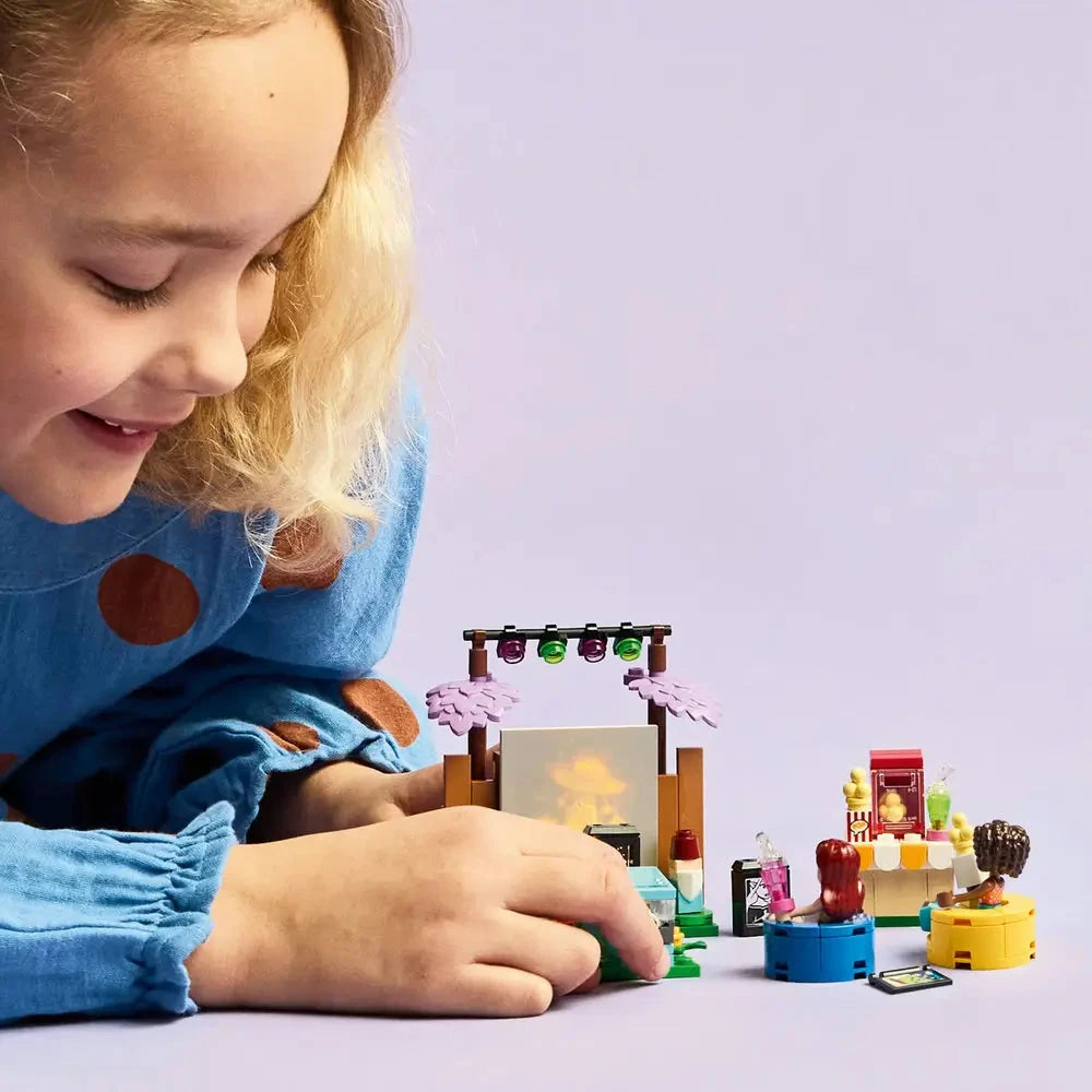 LEGO® Friends Friendship Movie Night (42642)