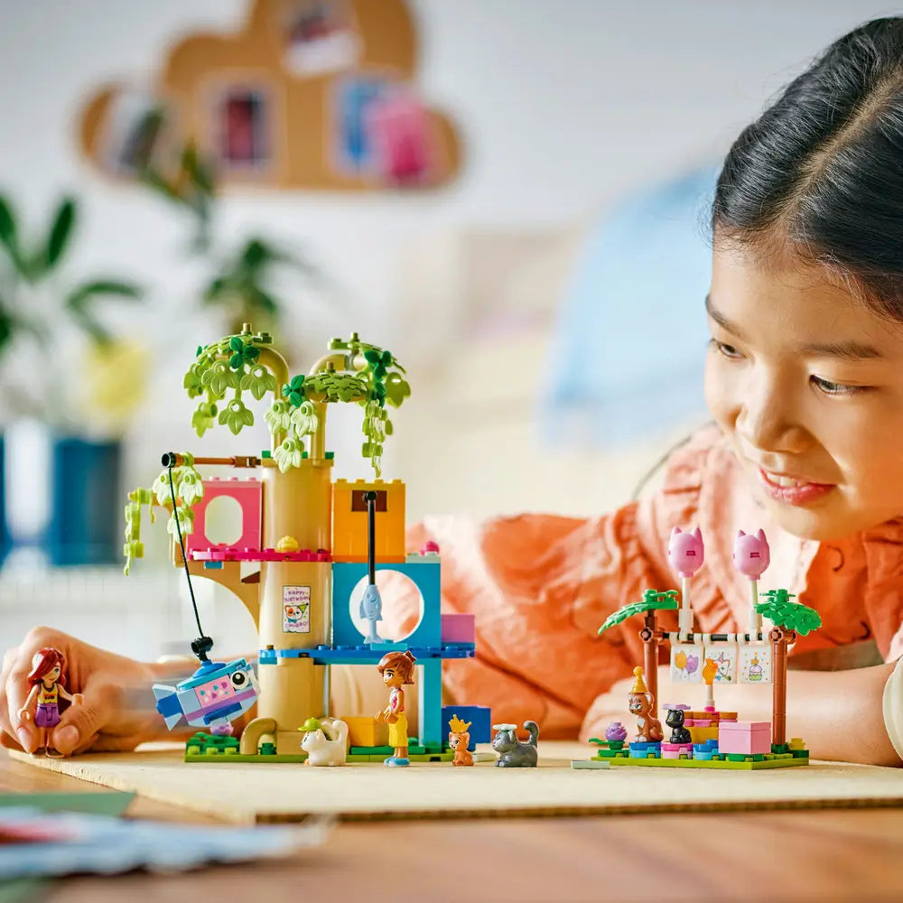 LEGO® Friends Cat Birthday Party & Tree House (42666)