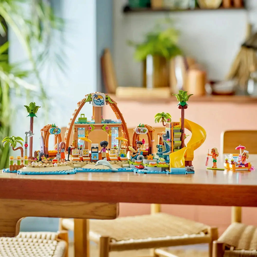 LEGO® Friends Family Vacation Beach Resort (42673)