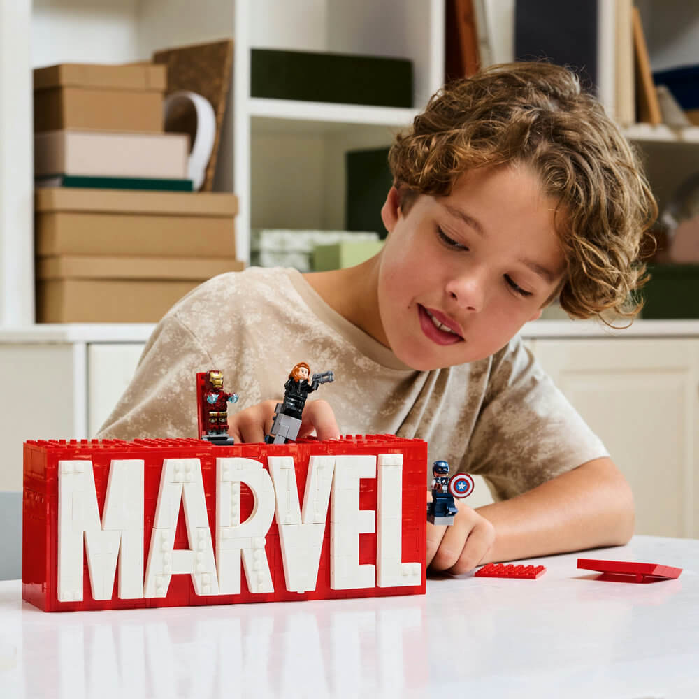 LEGO® Super Heroes Marvel MARVEL Logo & Minifigures Building Kit 76313