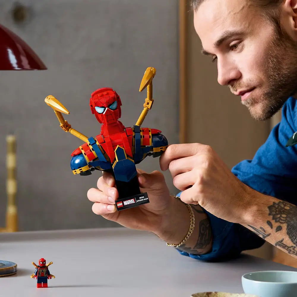 LEGO® Super Heroes Marvel Iron Spider-Man Bust (76326)