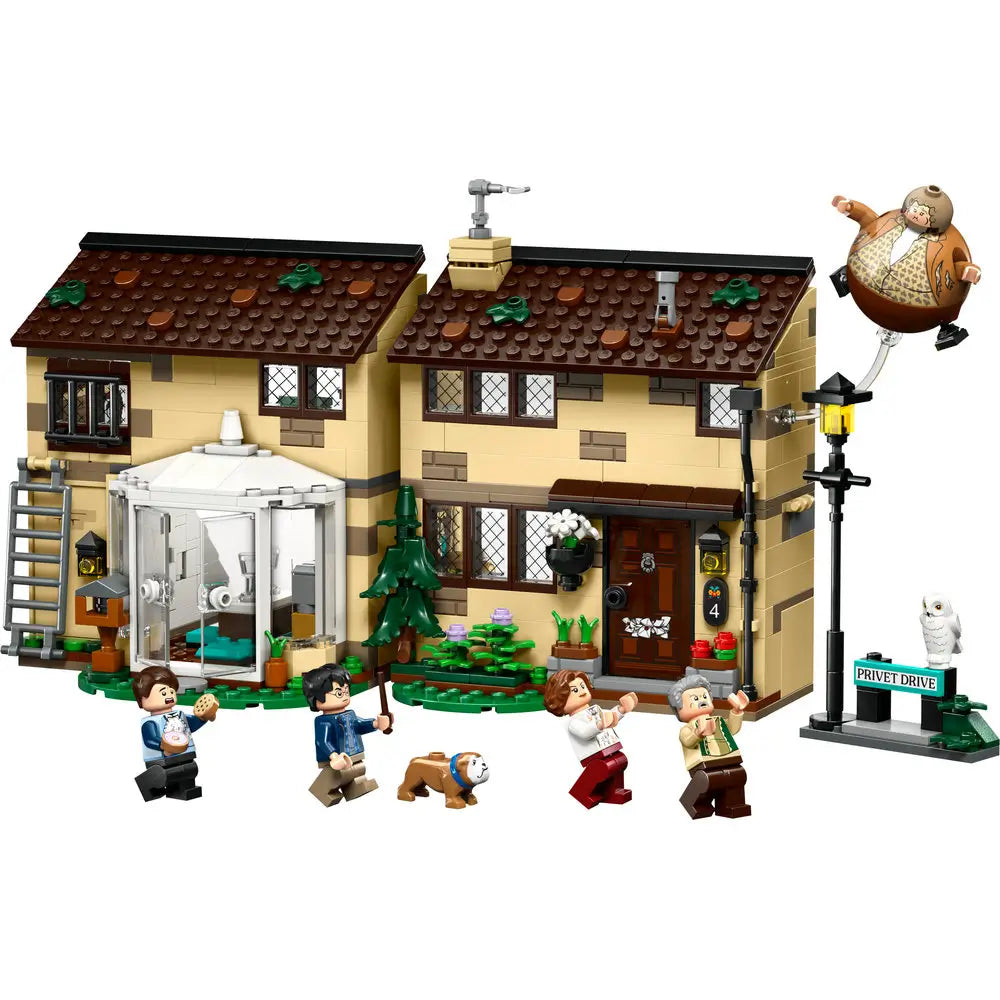 LEGO® Wizarding World of Harry Potter Privet Drive Aunt Marge's Visit (76451)