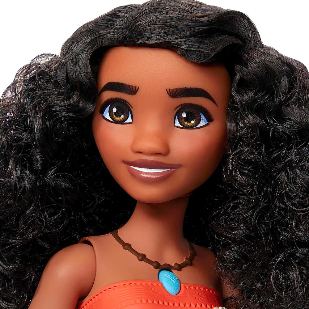 Disney Princess Singing Moana Doll close up of her face