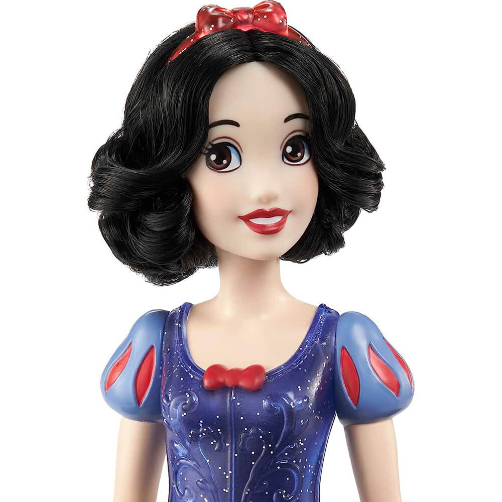 Disney Princess Snow White Fashion Doll close up on Snow Whites face