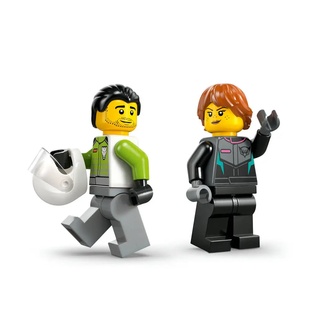 LEGO City minifigures from the Jet vs Car set showing two drivers in molded helmets and racing outfits, detailed facial expressions, and handheld accessories designed for imaginative pursuit scenes.