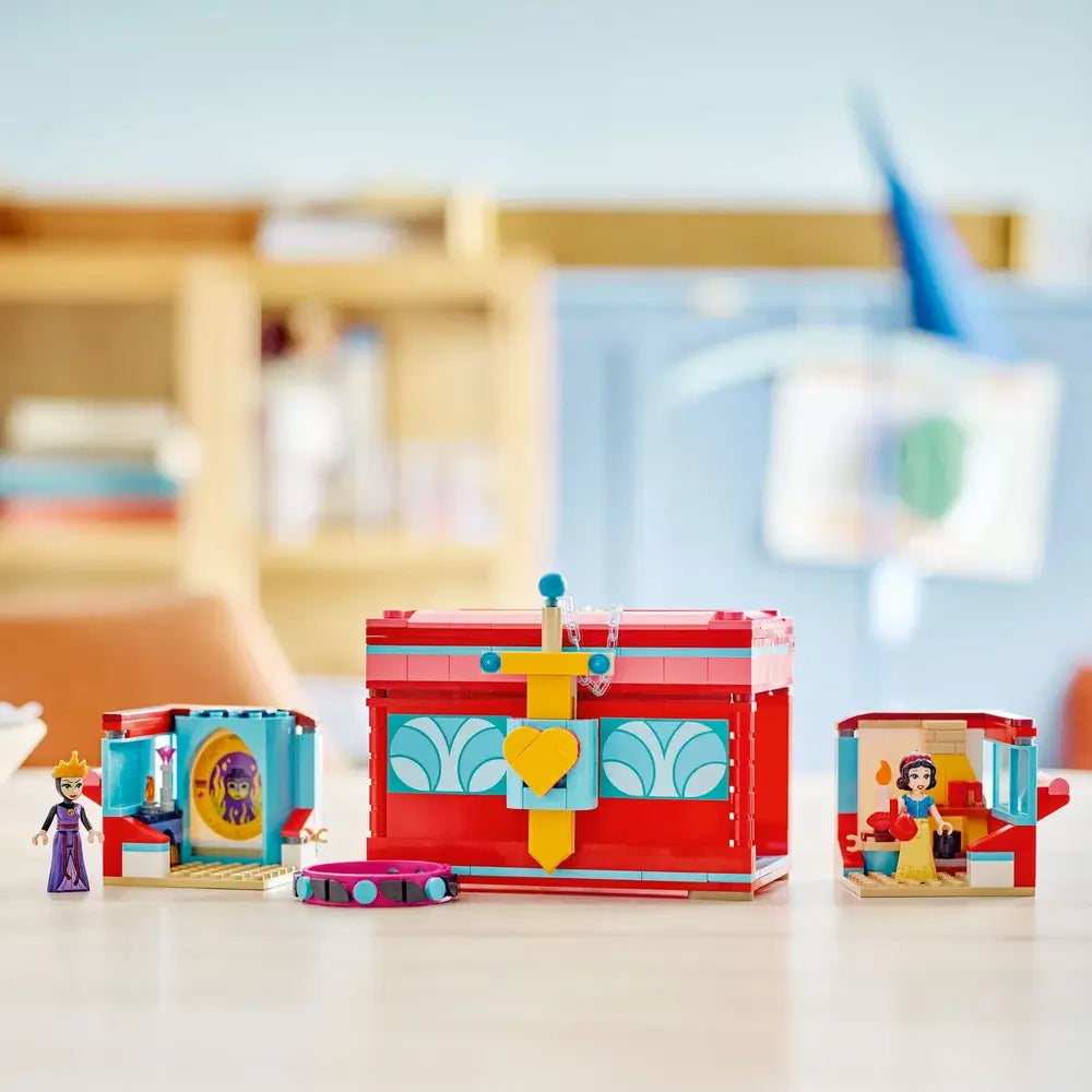 Image of LEGO® Disney Princess Snow White's Jewelry Box with background