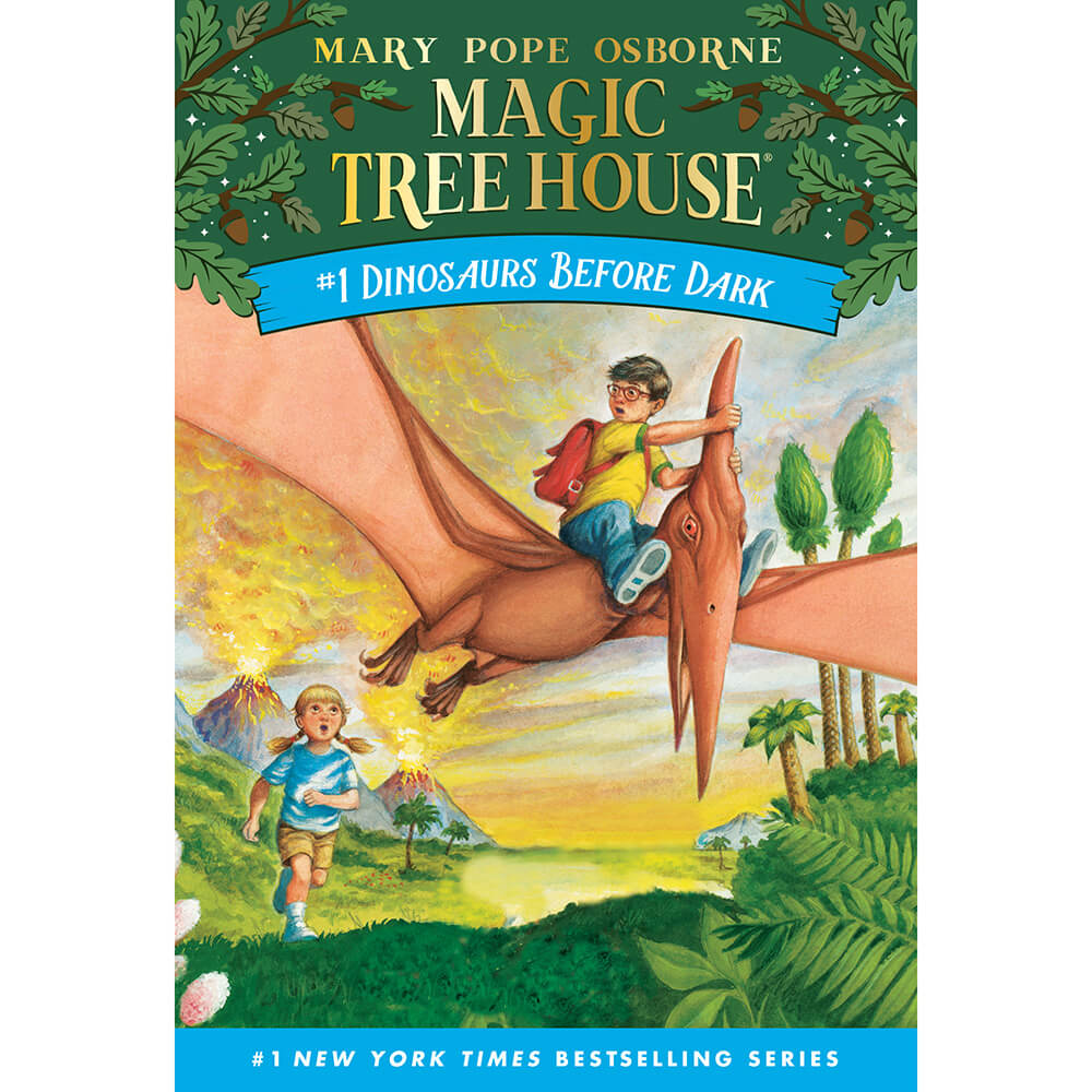 Magic Tree House #1: Dinosaurs Before Dark (Paperback) front cover
