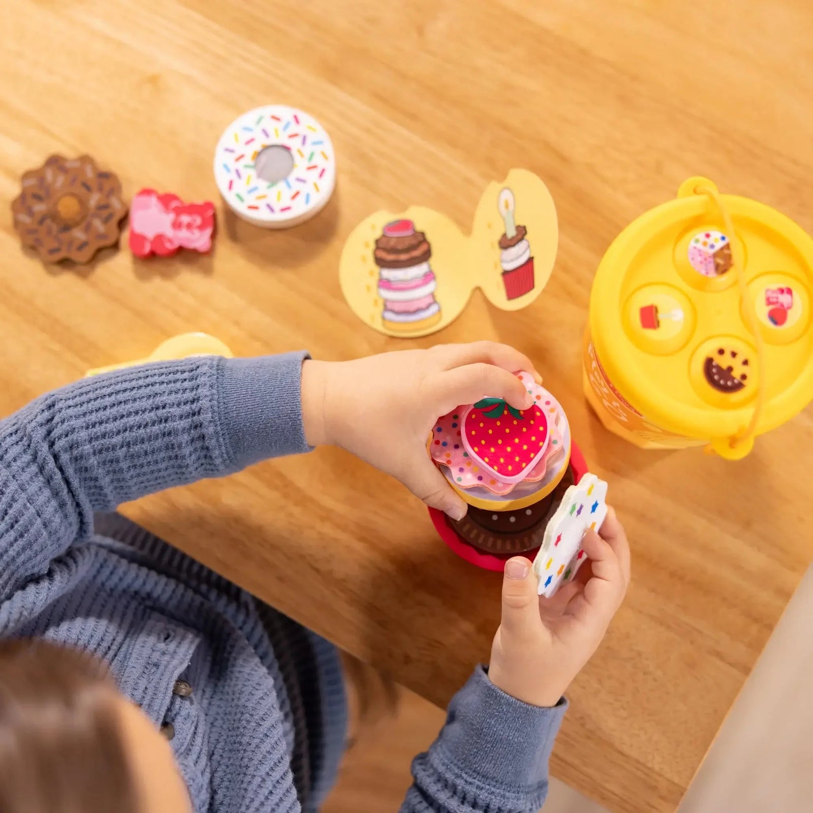 Melissa and Doug Play to Go Cake and Cookies Play Set
