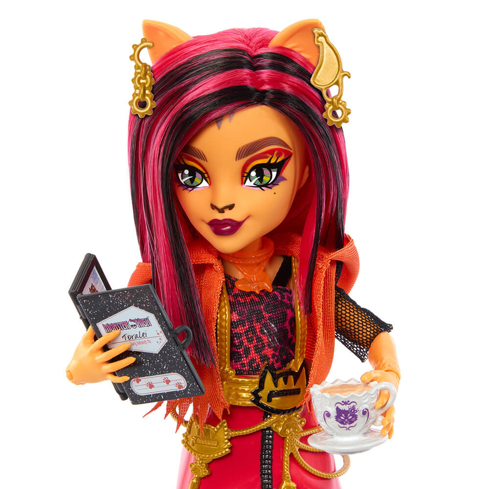  Monster High Skulltimate Secrets Fearidescent Series Doll &  Accessories, Draculaura, Dress-Up Locker & 19+ Surprises For 4 years and  older : Toys & Games