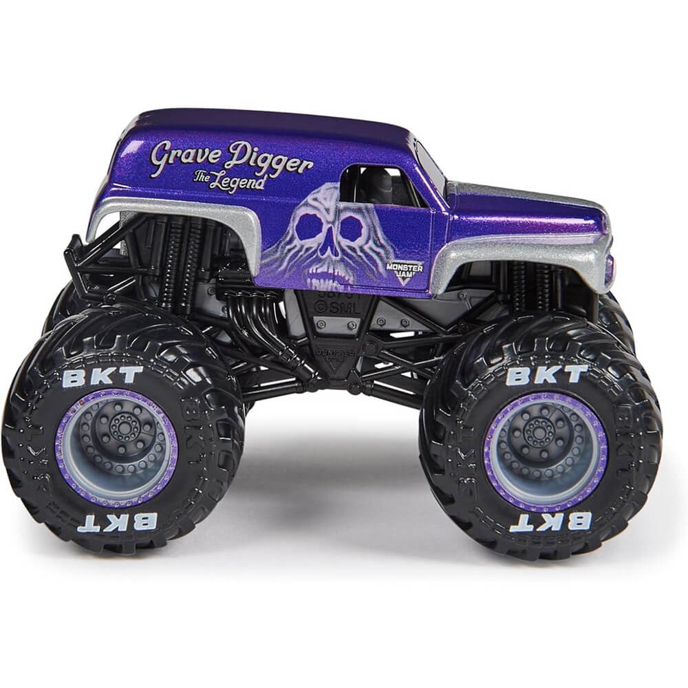 Monster Jam Series 32 Grave Digger the Legend 1:64 Scale Vehicle