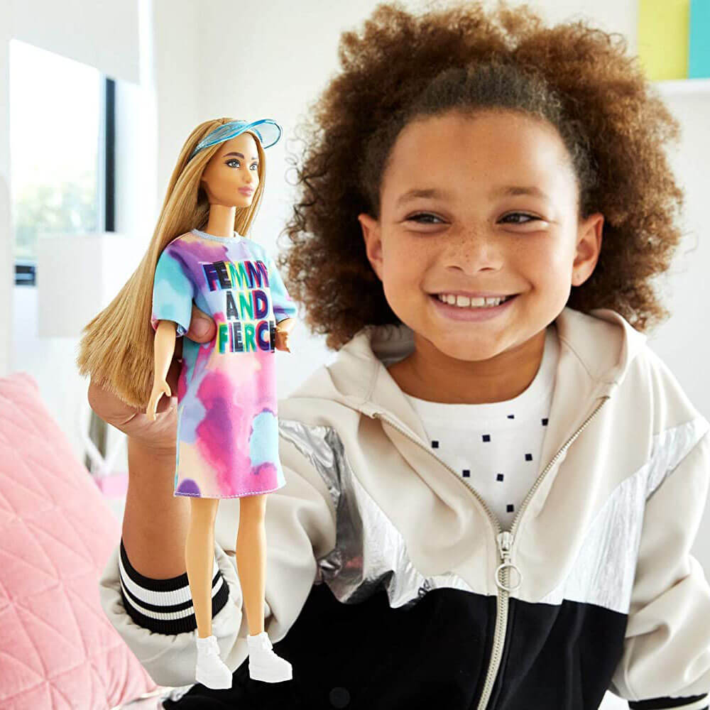 Mattel Barbie Fashionistas Doll, Petite, with Light Brown Hair Wearing Tie-Dye T-Shirt Dress, White Shoes & Visor