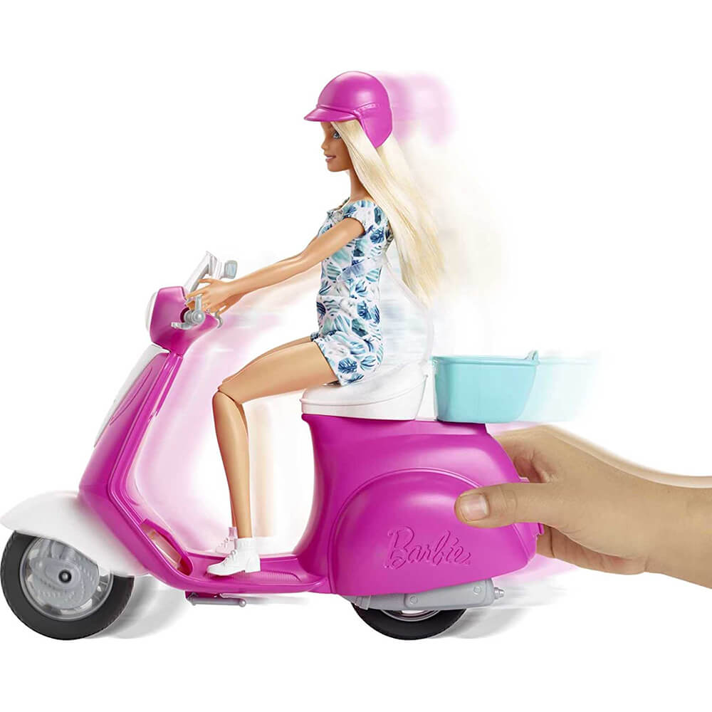 solid Fakultet Traditionel Barbie Doll and Accessories Scooter Playset