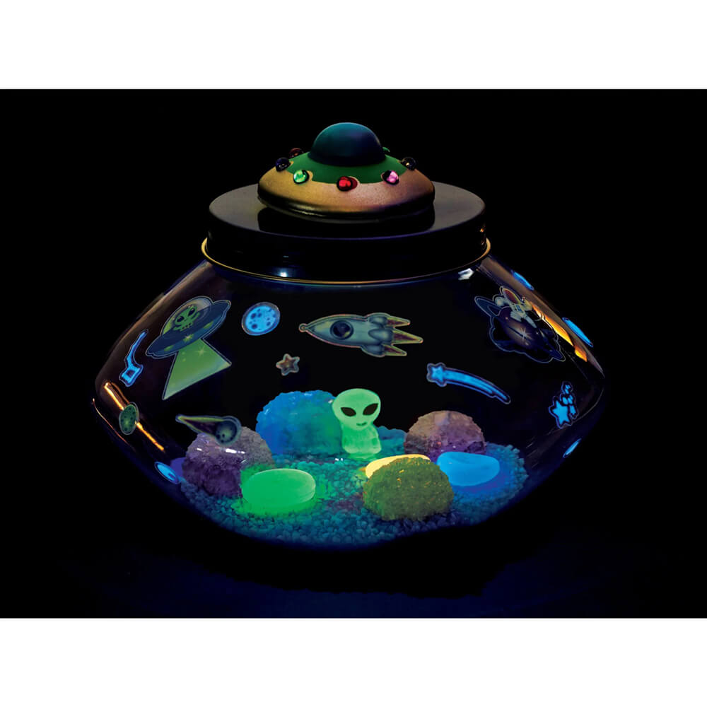 https://www.maziply.com/cdn/shop/products/creativity-for-kids-crystal-space-terrarium-kit-main-lifestyle-3_1024x.jpg?v=1676607500