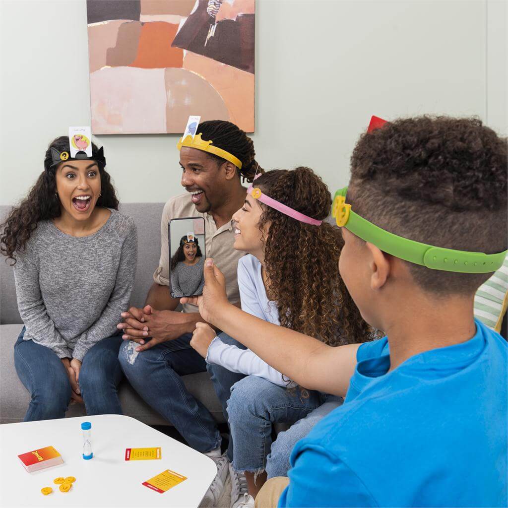 Hedbanz Picture Gussing Board Game (New Edition)