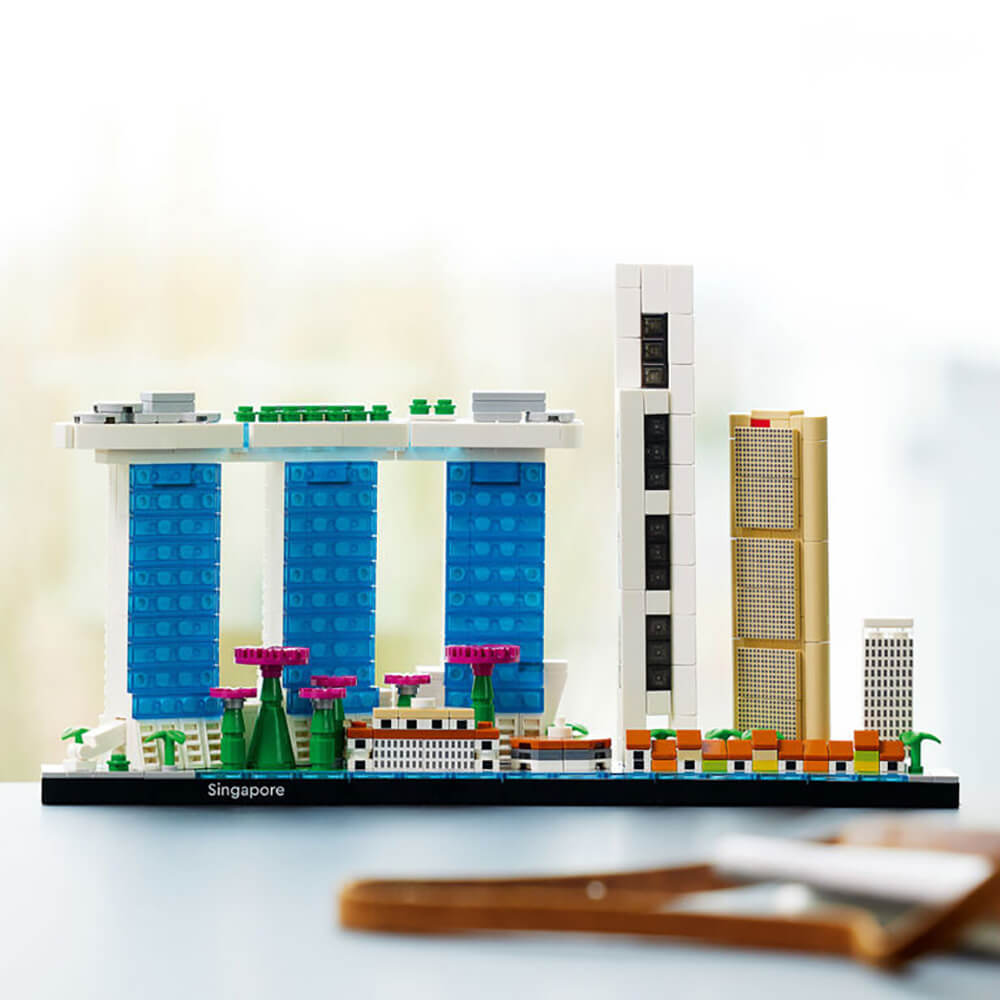 LEGO Architecture Singapore 827 Piece Building Set (21057)