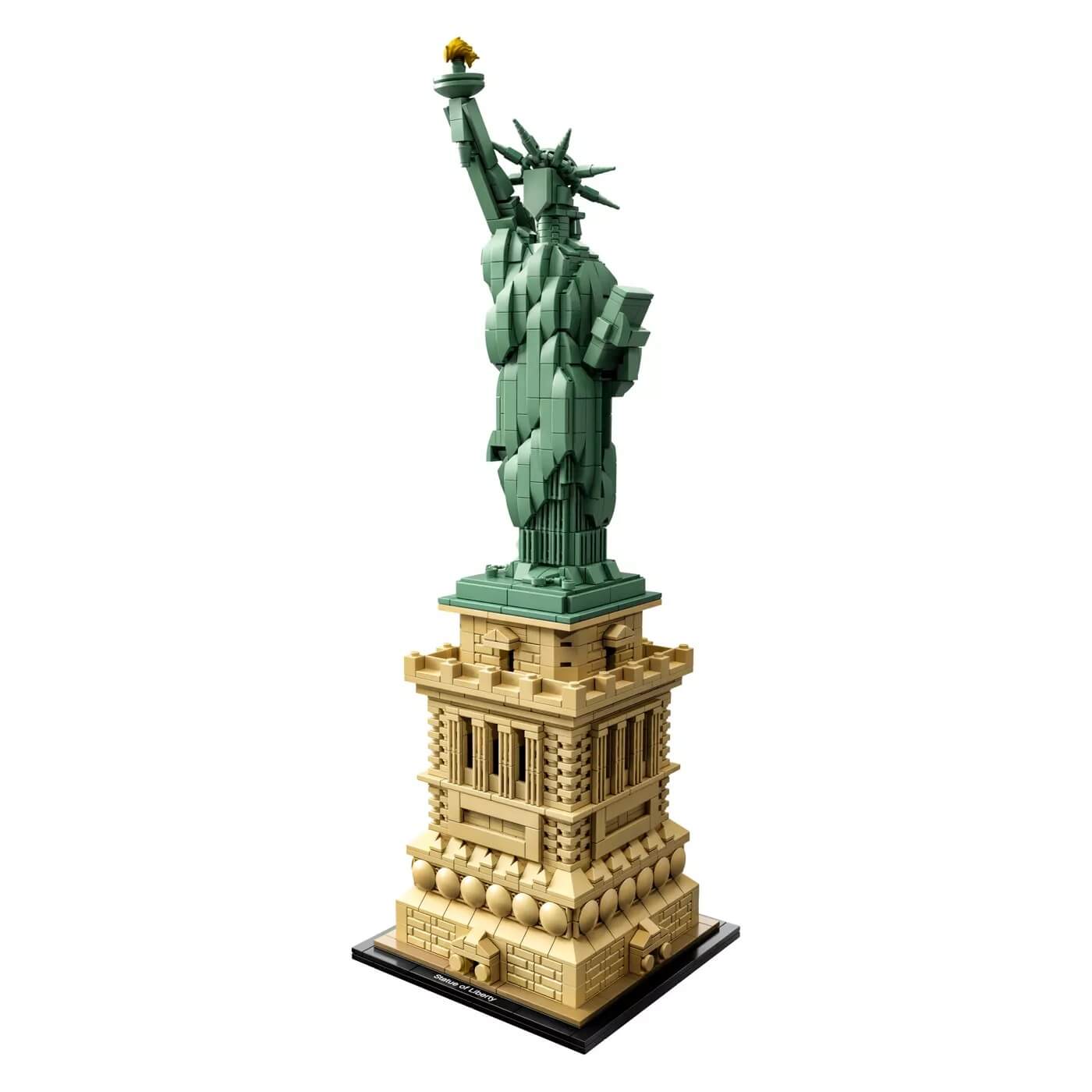 LEGO Architecture Statue of Liberty 1685 Piece Building Set (21042)