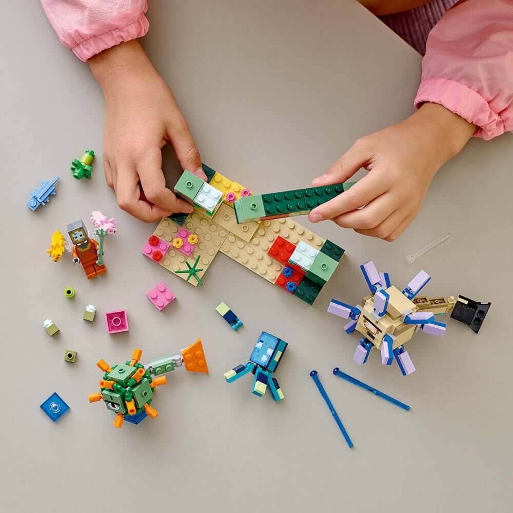 LEGO Minecraft The Guardian Battle 255 Piece Building Set (21180)