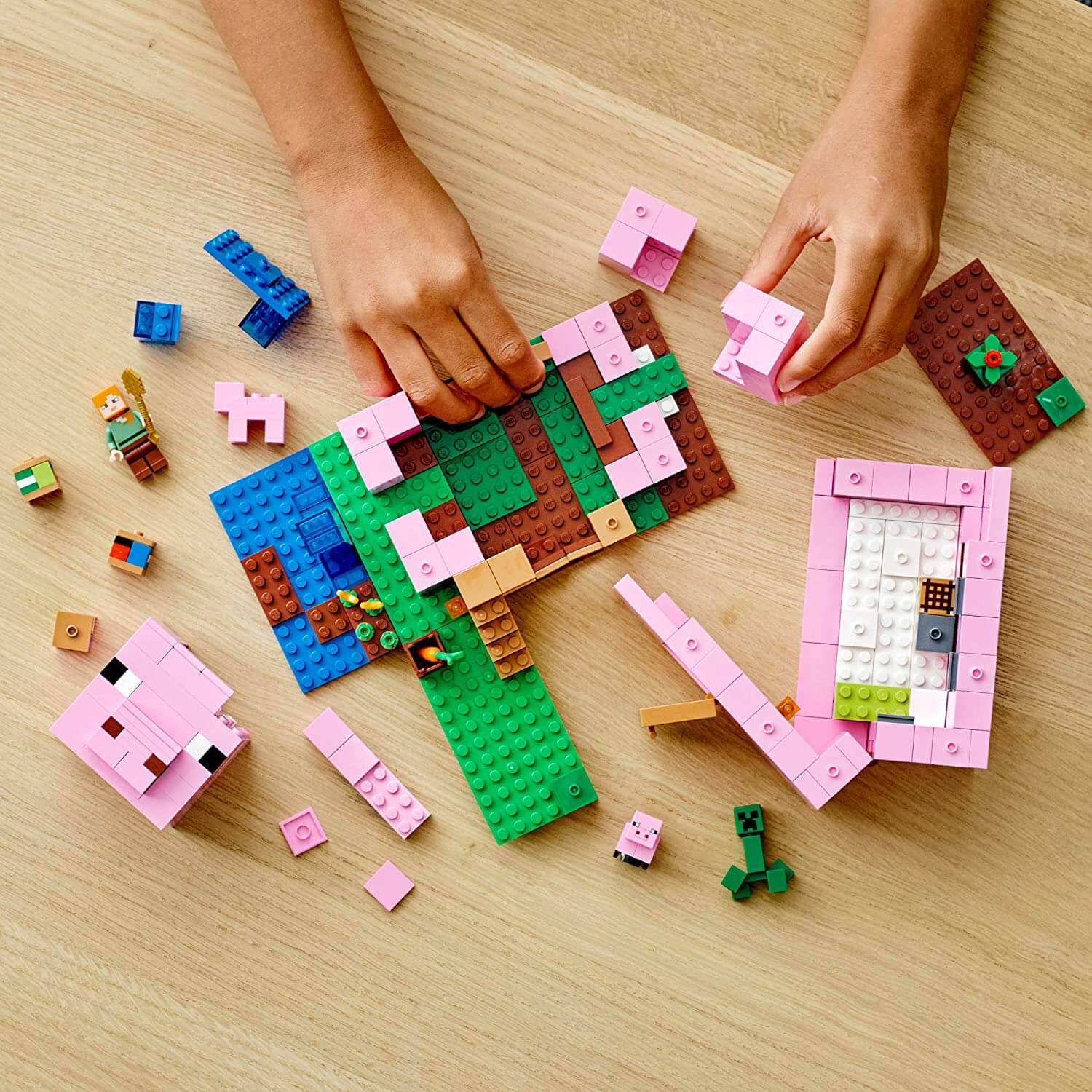 LEGO Minecraft The Pig House 490 Piece Building Set (21170)