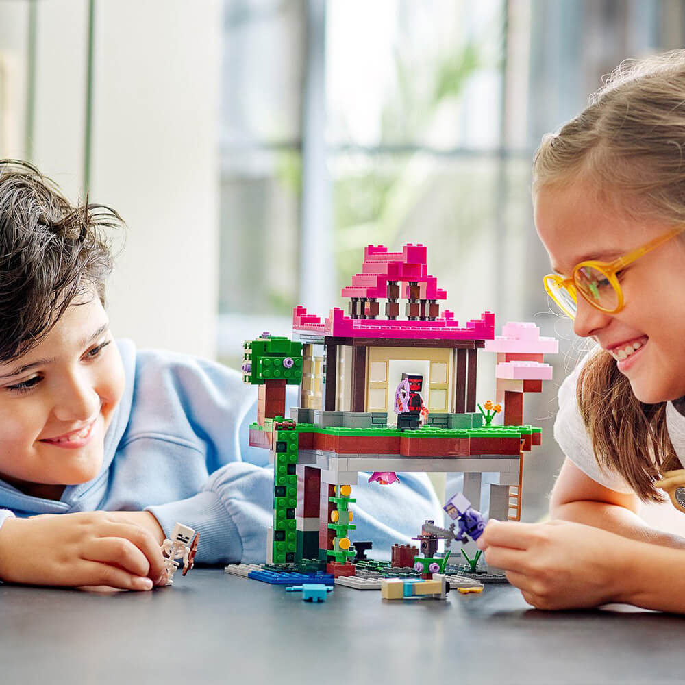 LEGO Minecraft The Training Grounds 534 Piece Building Set (21183)