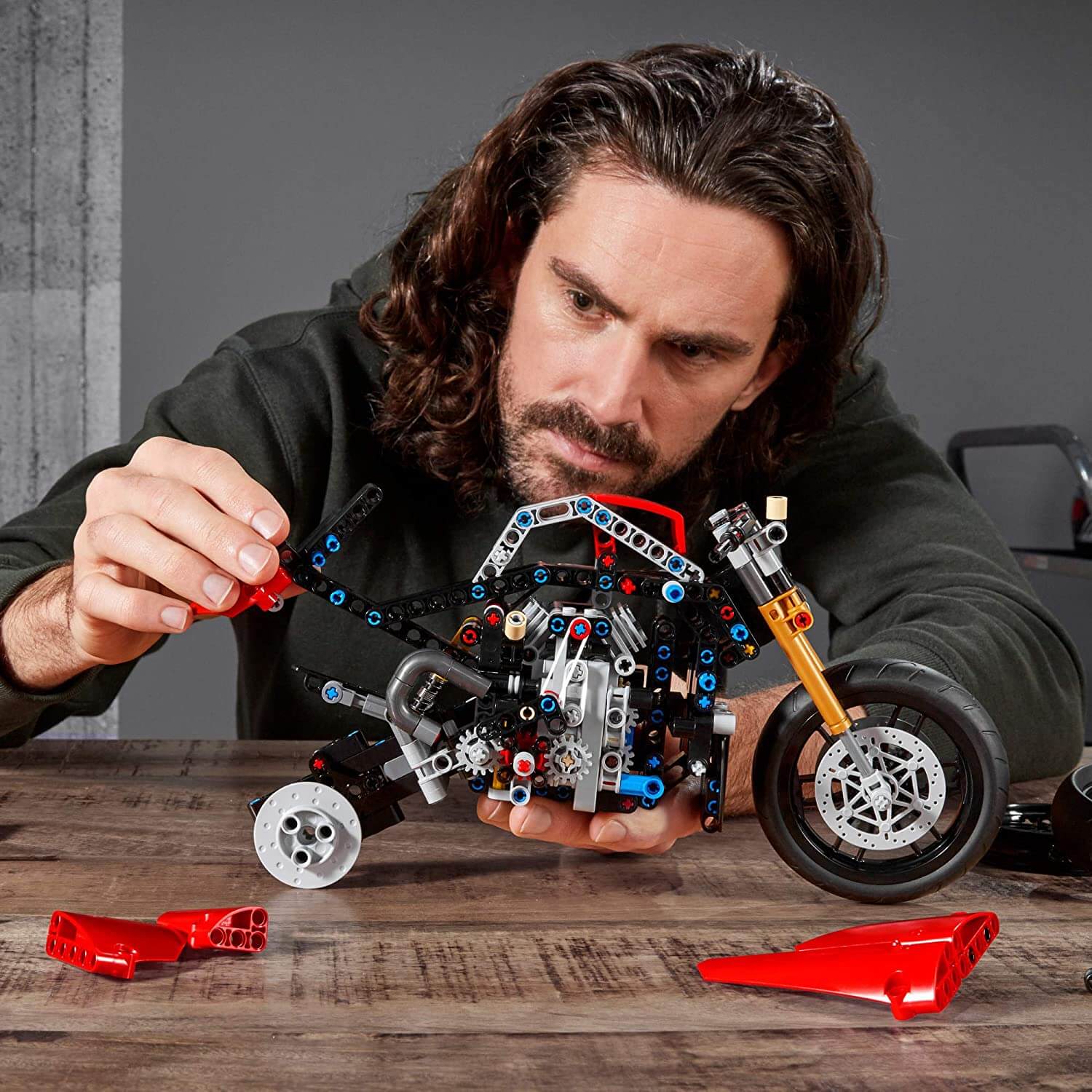 LEGO Technic Ducati Panigale V4 R 646 Piece Building Set (42107)