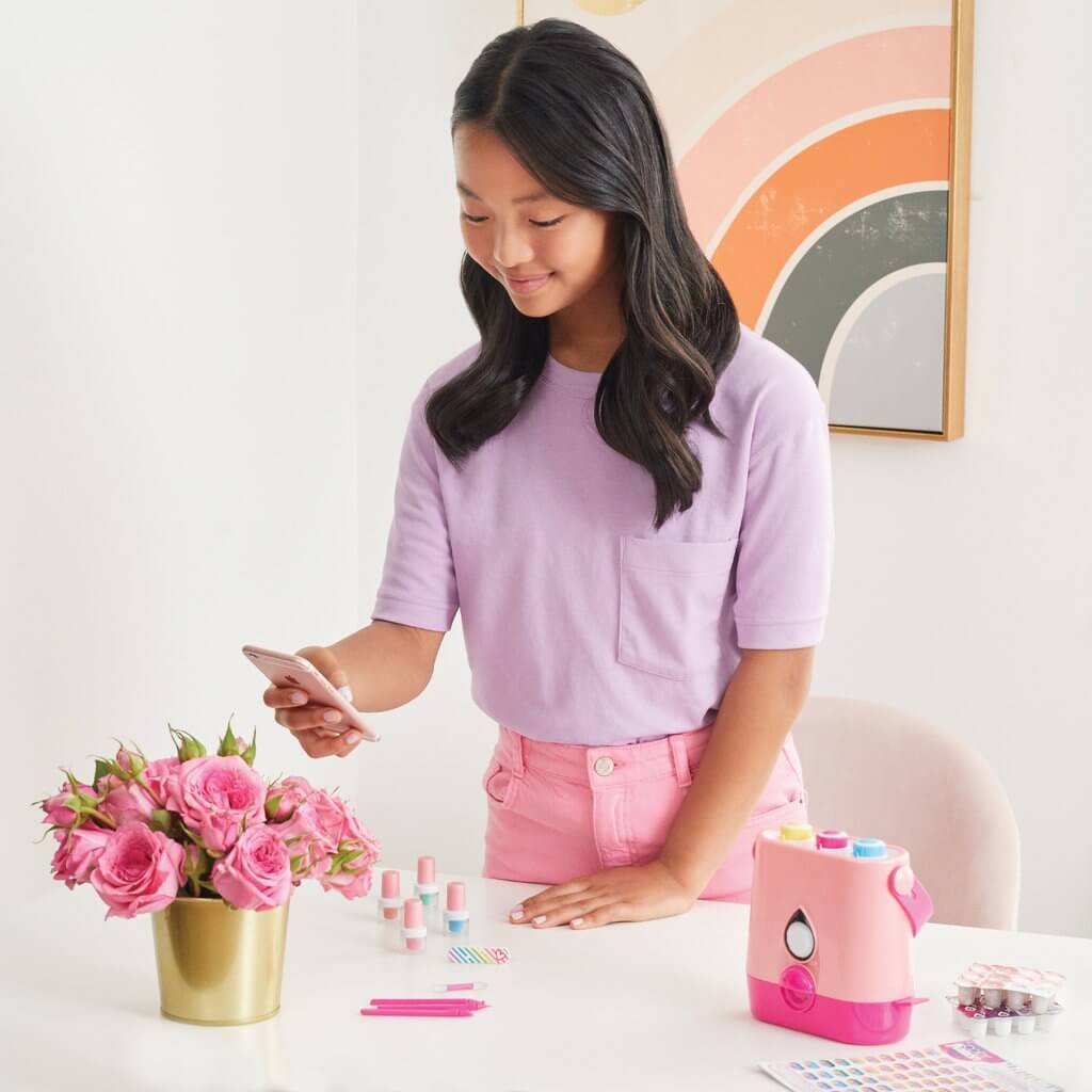Make It Real Color Fusion Deluxe Light Match Nail Polish Maker