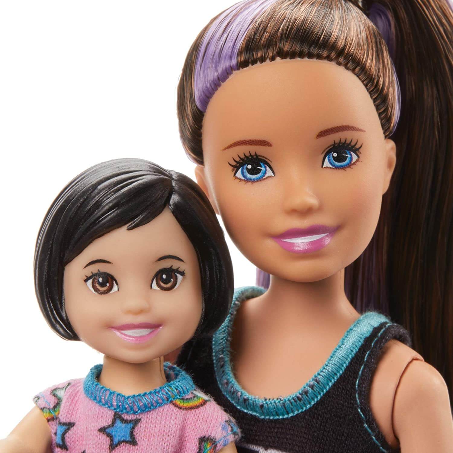 Closeup of the dolls.