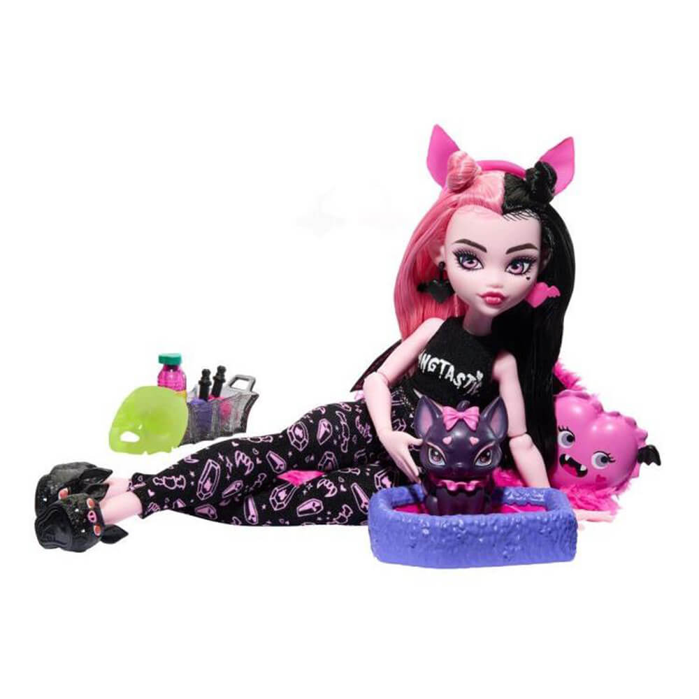 Monster High Creepover Party Draculaura Fashion Doll Set