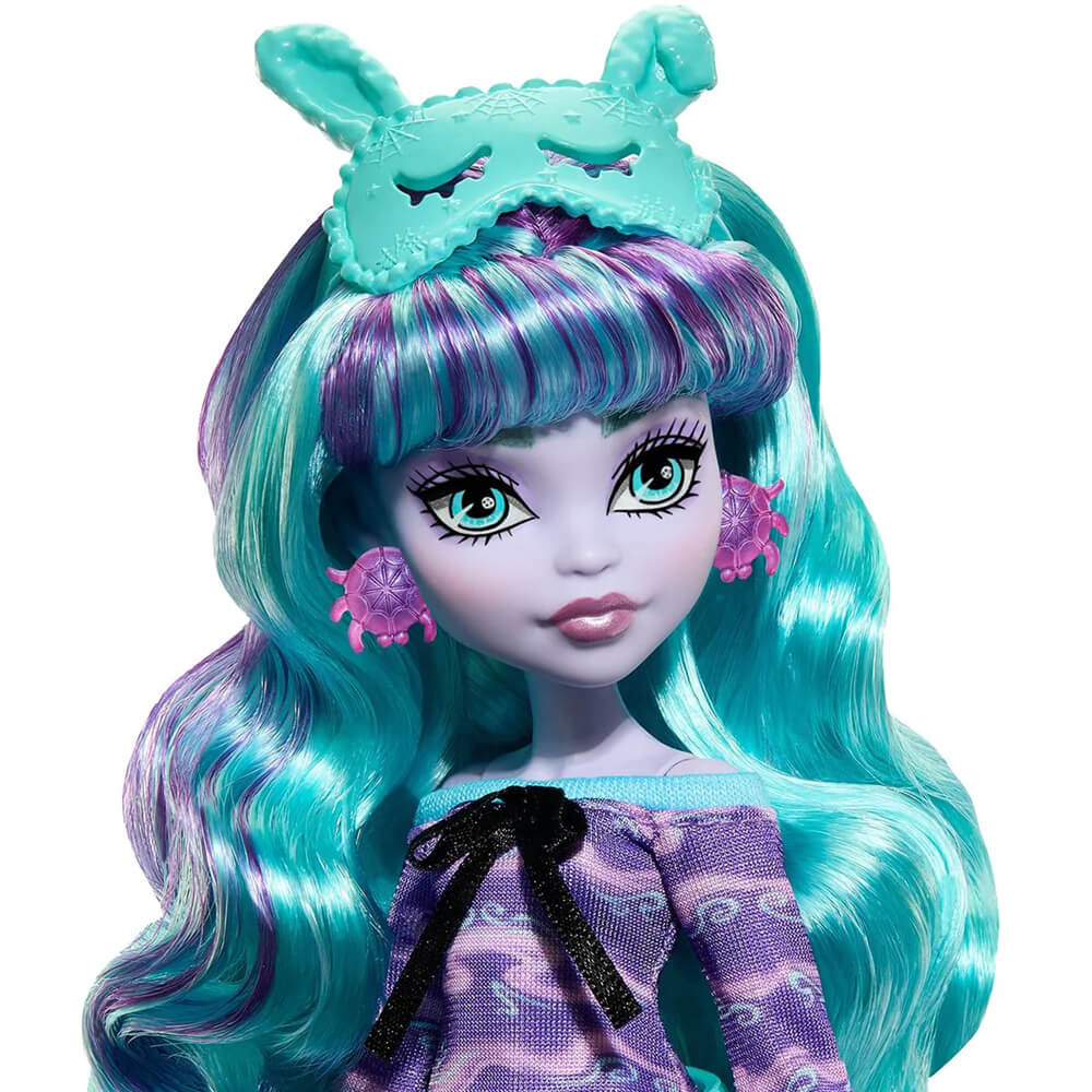Monster High Clawdeen Wolf Fashion Doll and Accessories, Creepover Party  Set with Pet