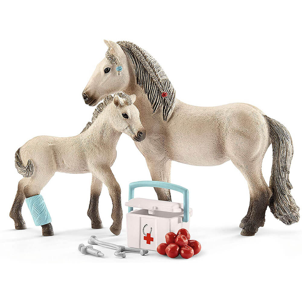 Schleich Horse Club Horse Club Hannah’S First-Aid Kit Playset