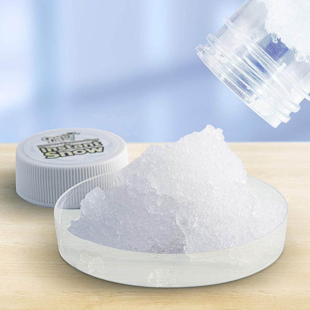 Thames and Kosmos Super-Expanding Instant Snow