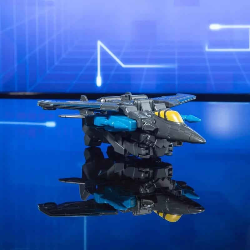 Transformers EarthSpark Warrior Skywarp Action Figure
