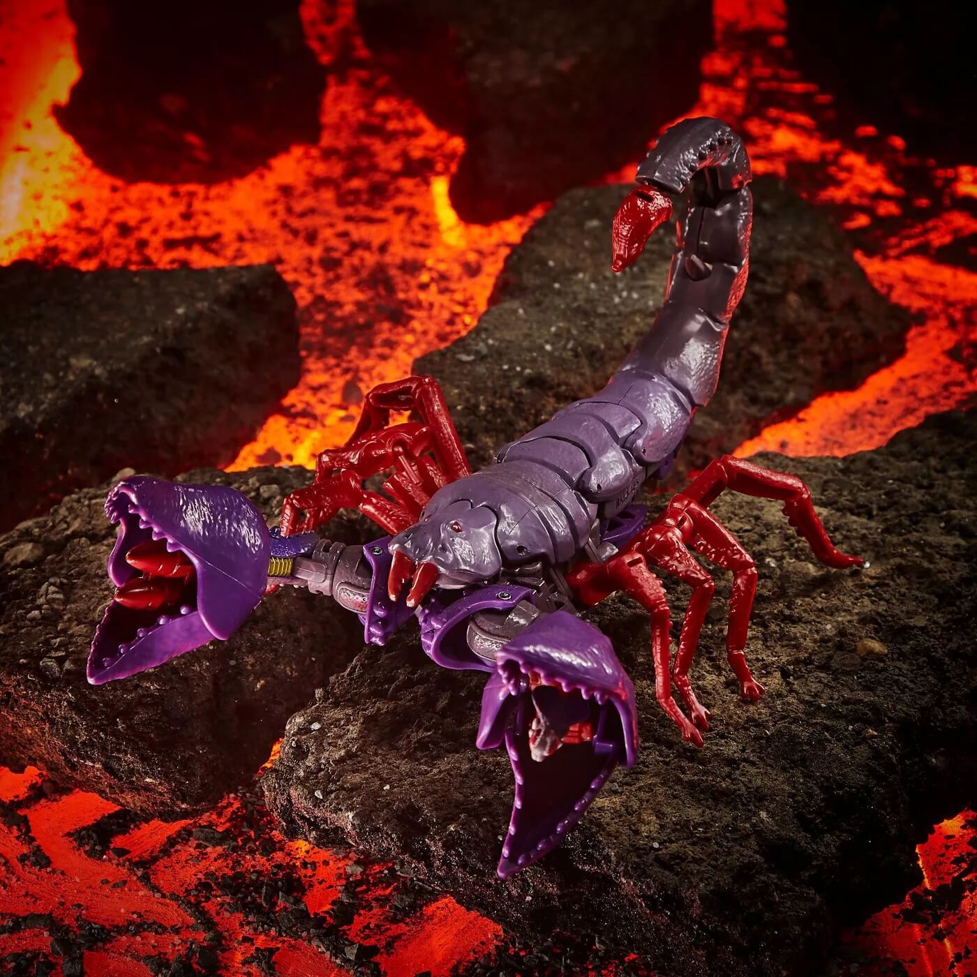 Transformers Generations Deluxe WFC-K23 Predacon Scorponok Figure